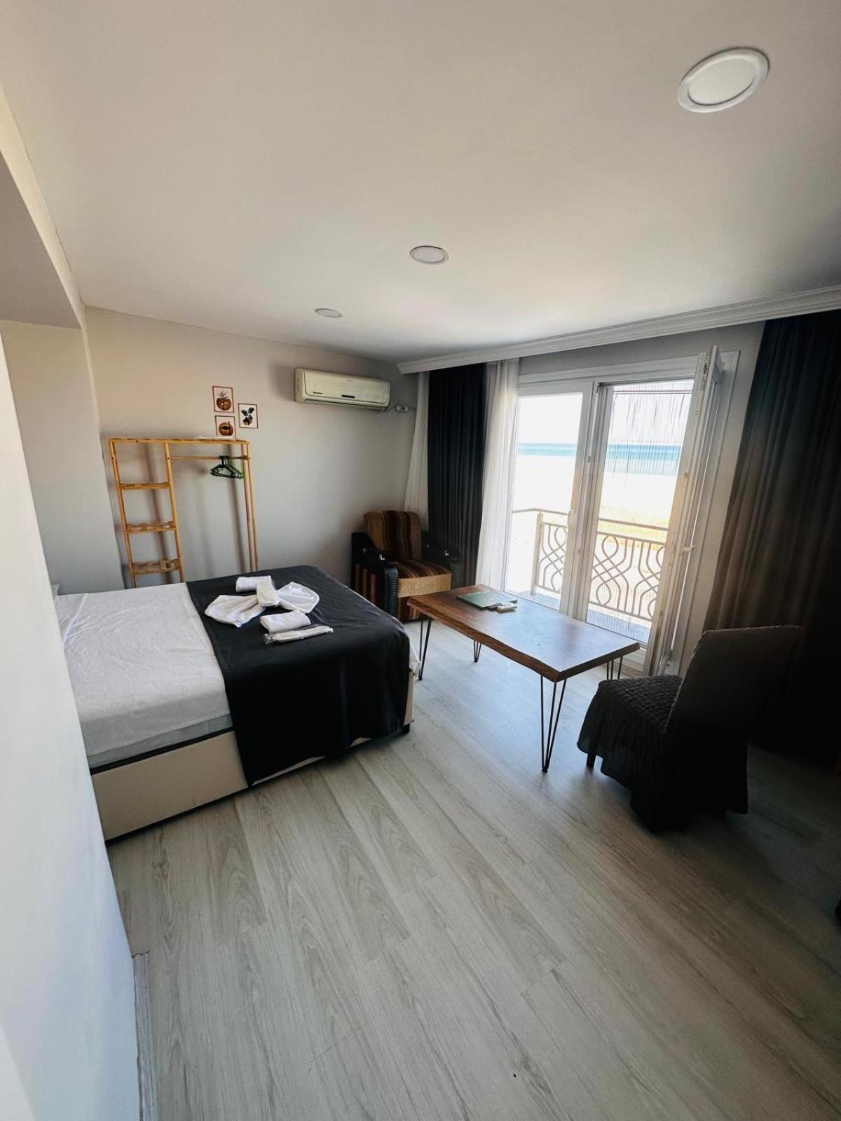 Airport Black Sea Hotel & Restaurant Arnavutkoy Eksteriør billede